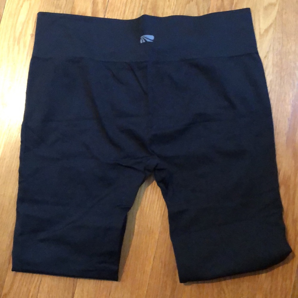 Woman’s Matching Set - Picture 4 of 5